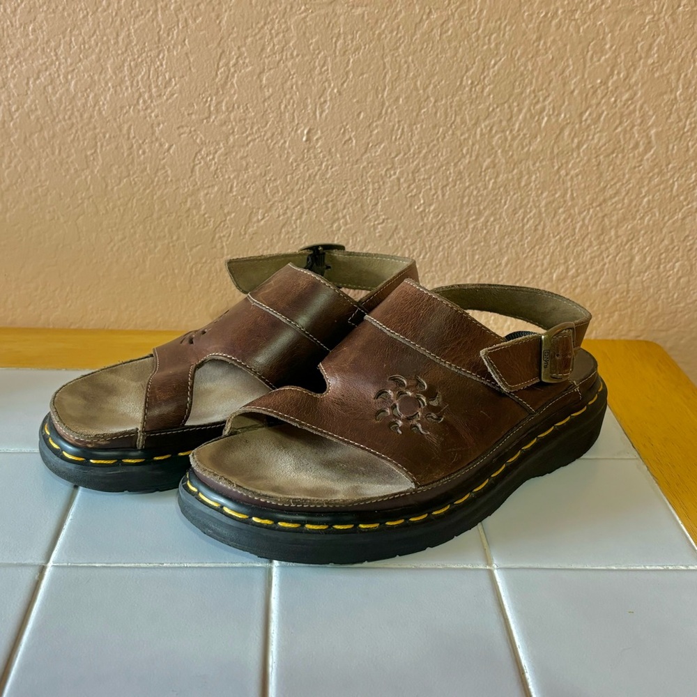 vintage dr. martens sunshine sandals